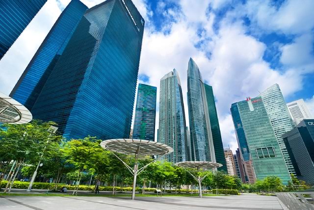 The ESG Mandate: Why Savvy Investors are Moving Beyond the "Brown Discount"